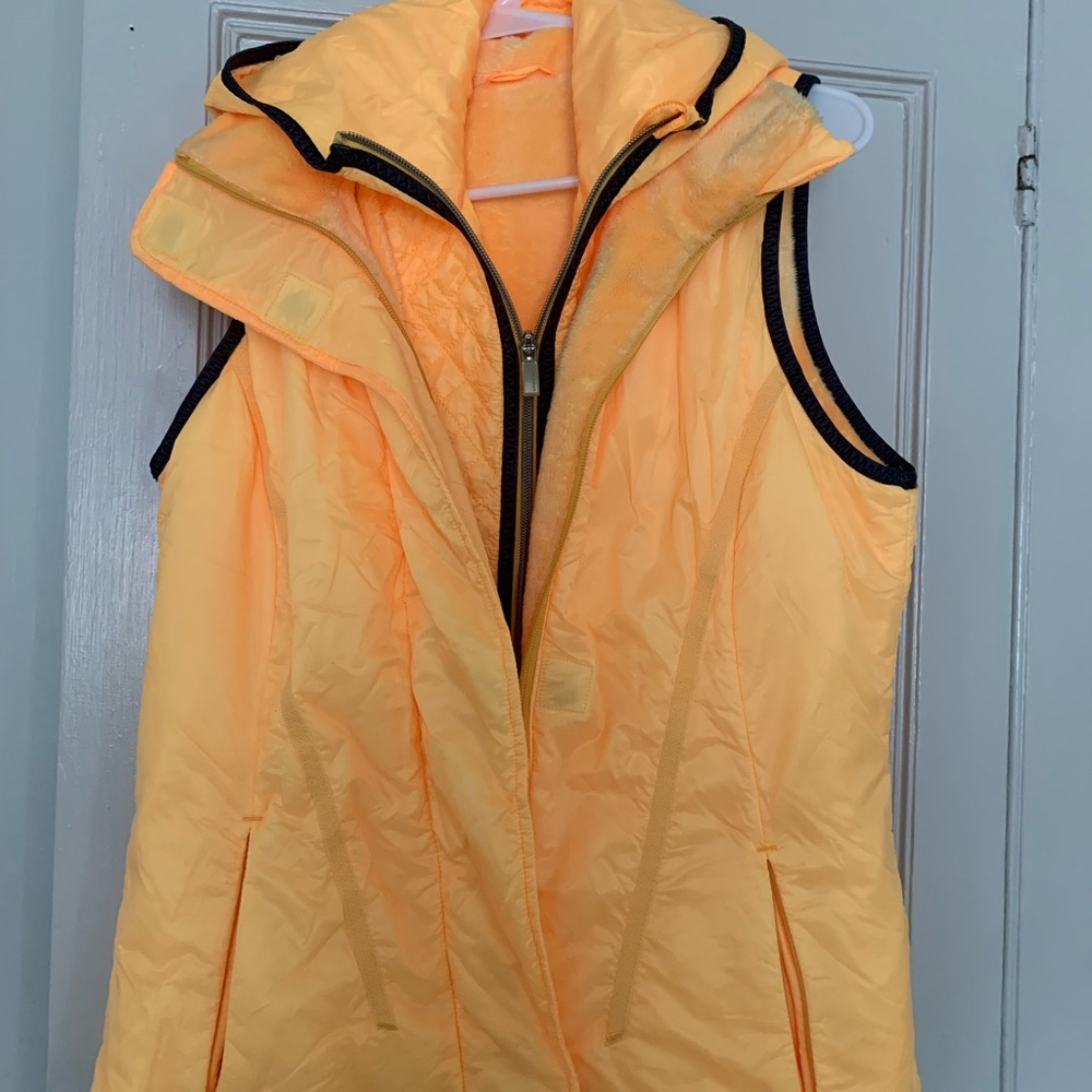 Lululemon convertible gold vest size 8